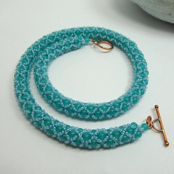 Netted Uranium glass bead necklace - Picture 3 of 12